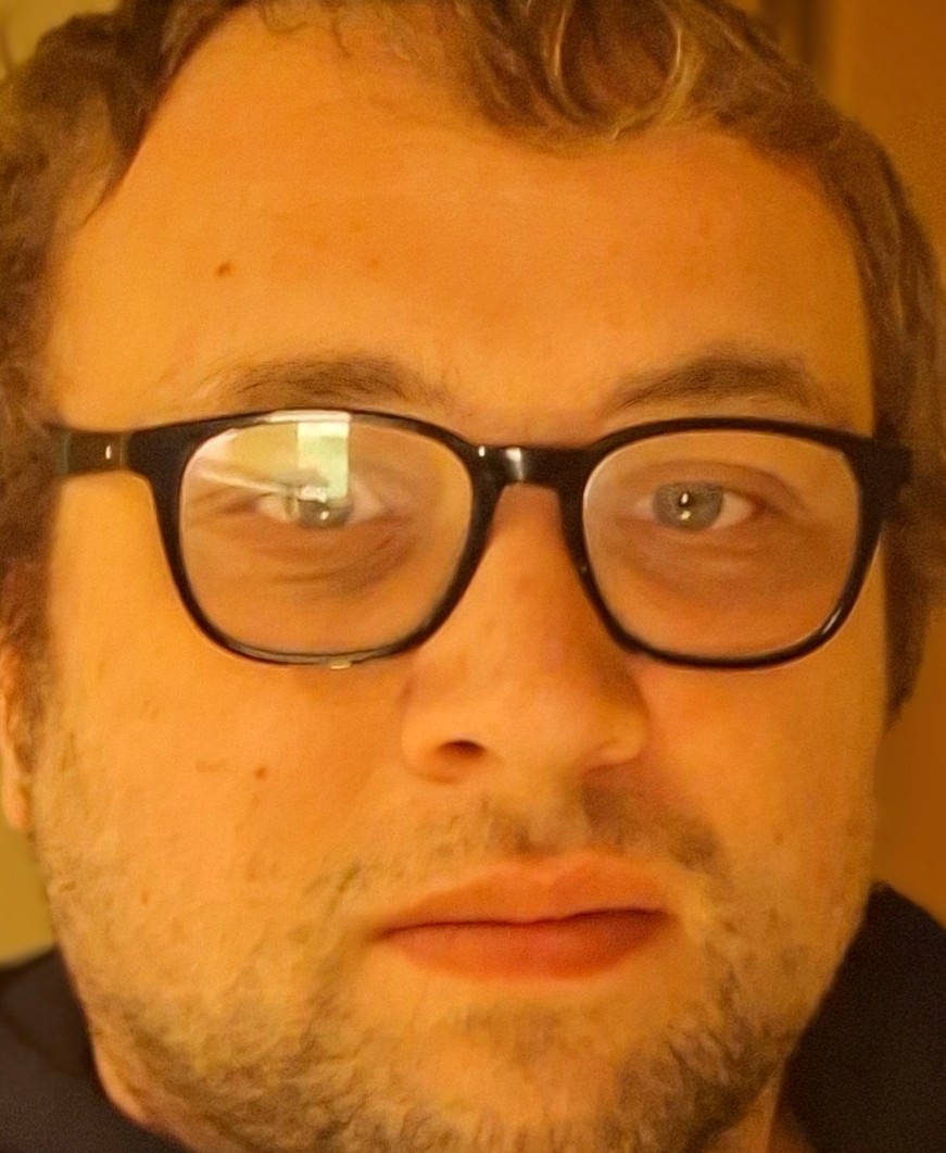 Schauspieler auf der Bühne während einer Aufführung